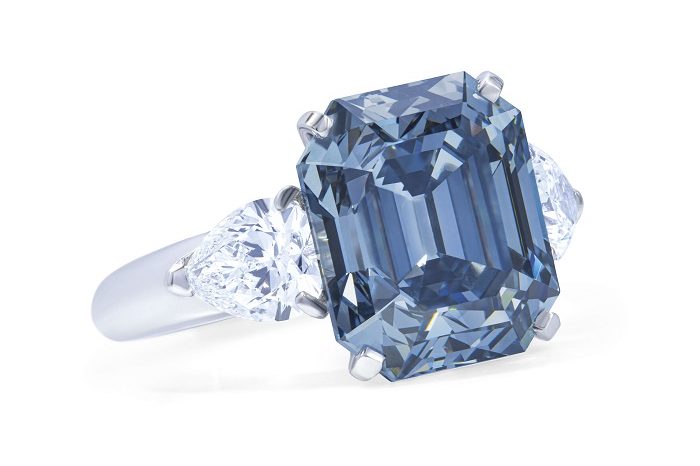 2019_GNV_17436_0246_000(exceptional_coloured_diamond_and_diamond_ring_moussaieff) (002)