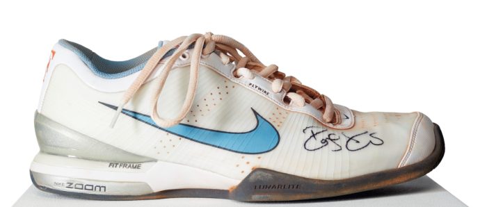 Lot 13 – sneaker (3)