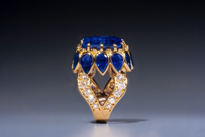 13 Epoque Fine Jewels sml