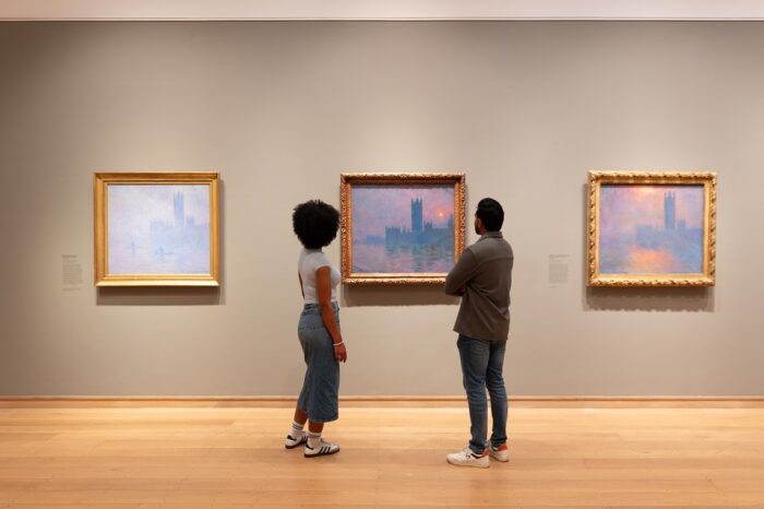 3. Installation view, Monet and London. Views of the Thames, The Courtauld Gallery. © Fergus Carmichael